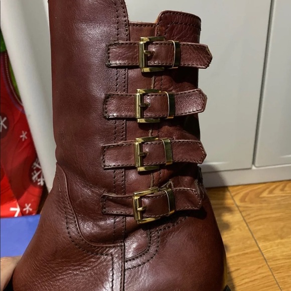 Boots - Picture 5 of 7